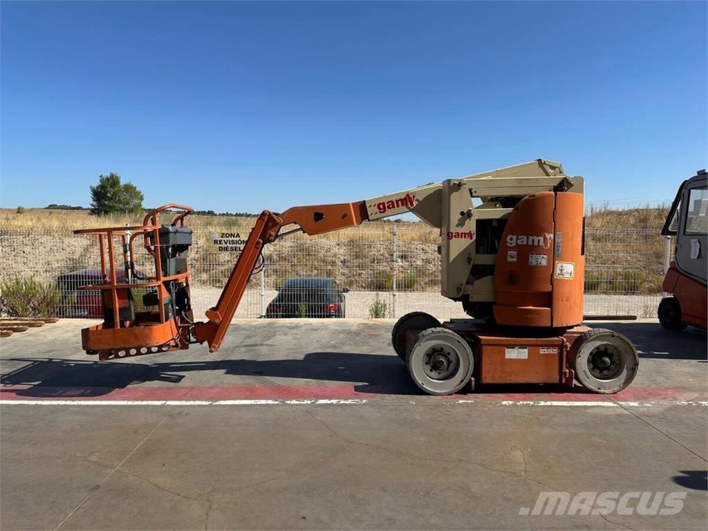 JLG E300AJP ブームリフト　屈伸型