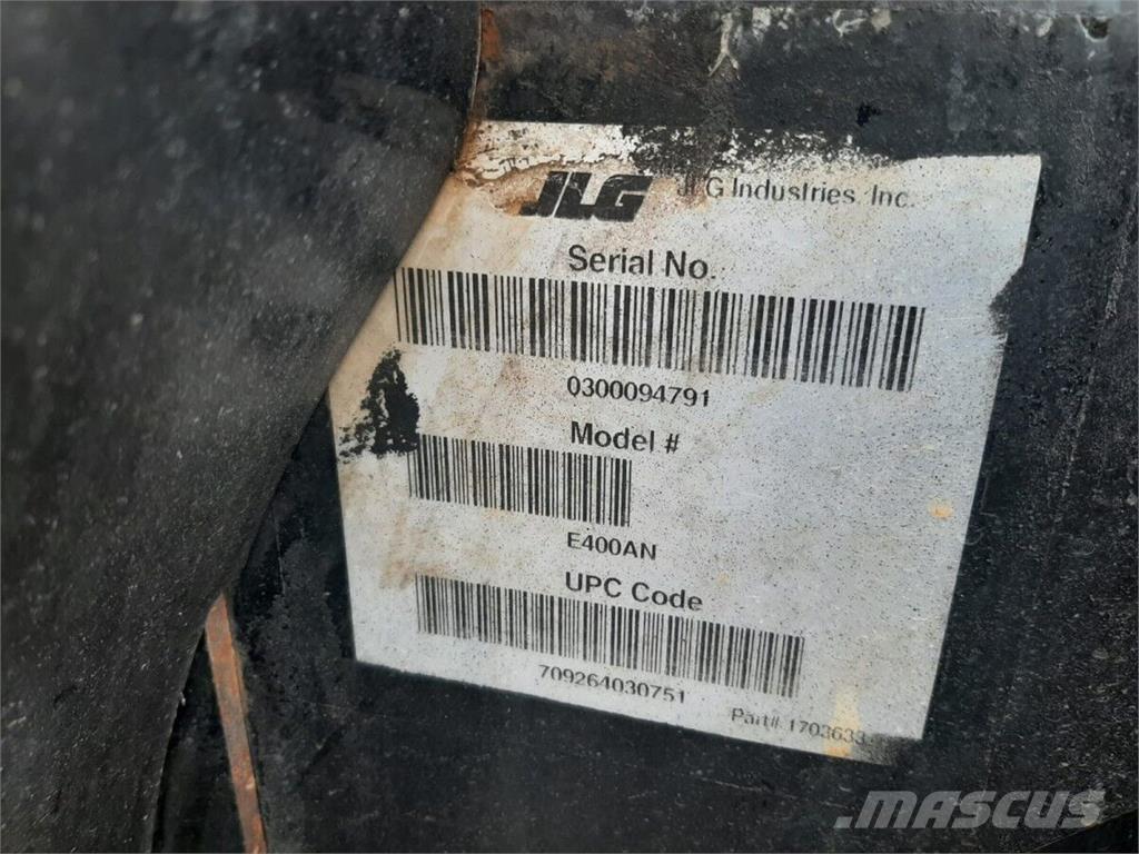 JLG E400AN ブームリフト　屈伸型