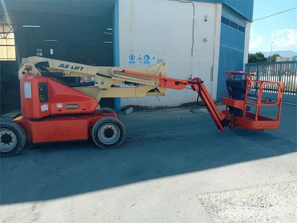 JLG E450AJ ブームリフト　屈伸型