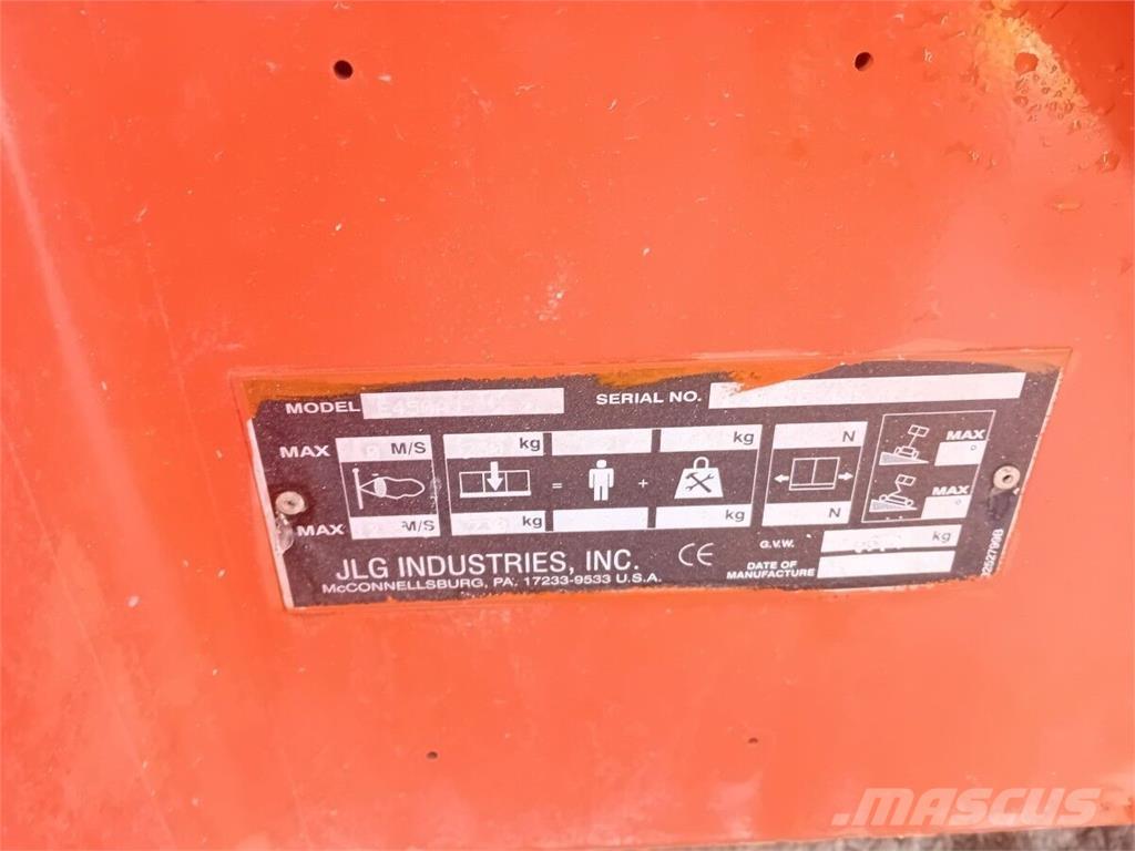 JLG E450AJ ブームリフト　屈伸型