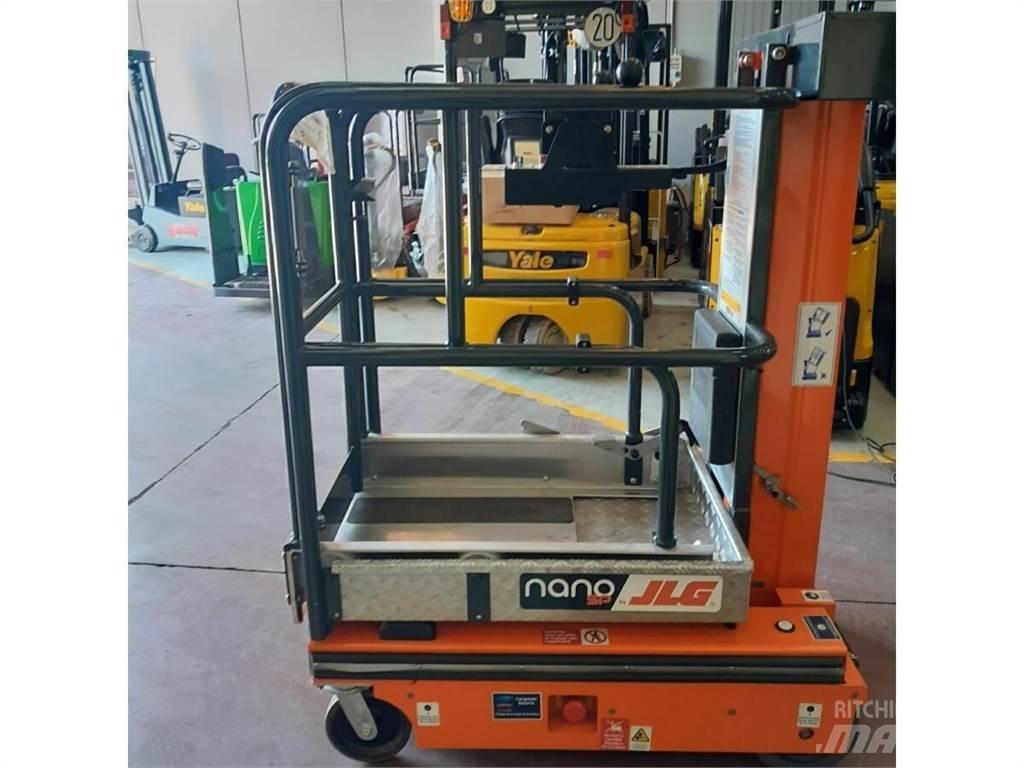 JLG NANO SP 中古 - マストクライミング作業用プラットフォーム
