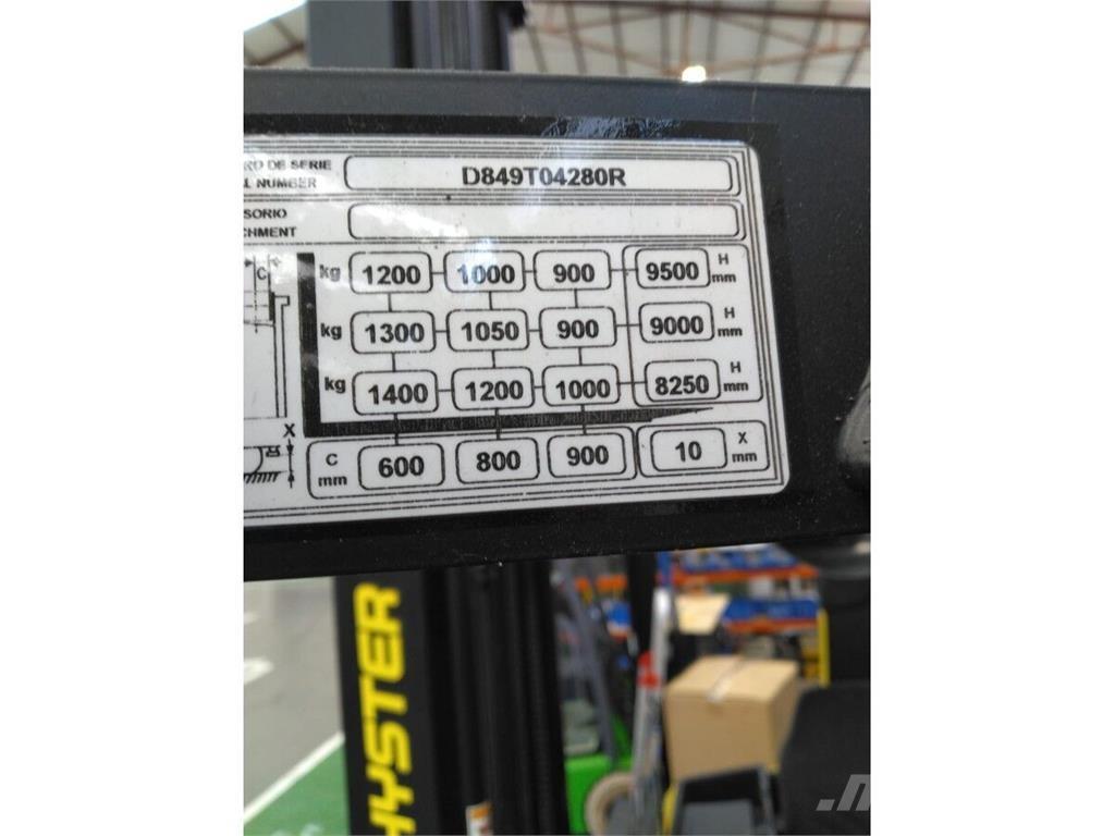 Yale MR14 リーチフォークリフト