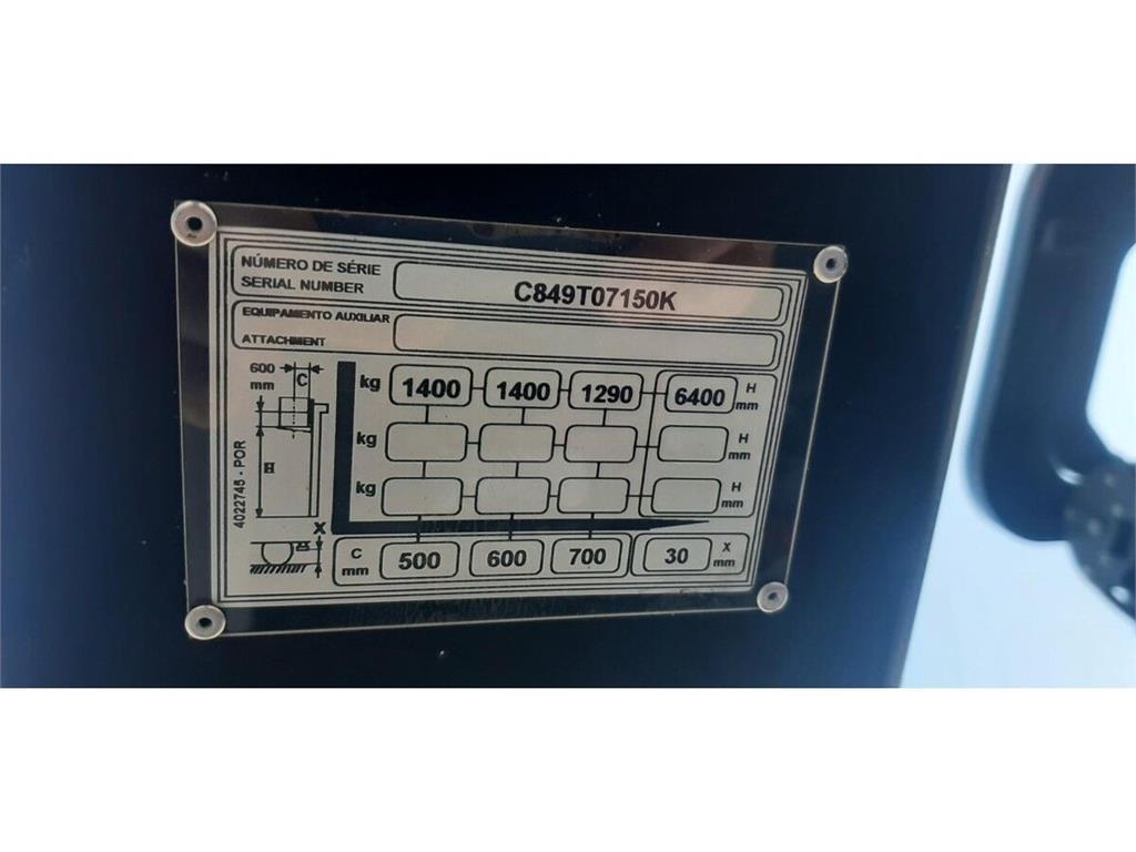 Yale MR14 リーチフォークリフト