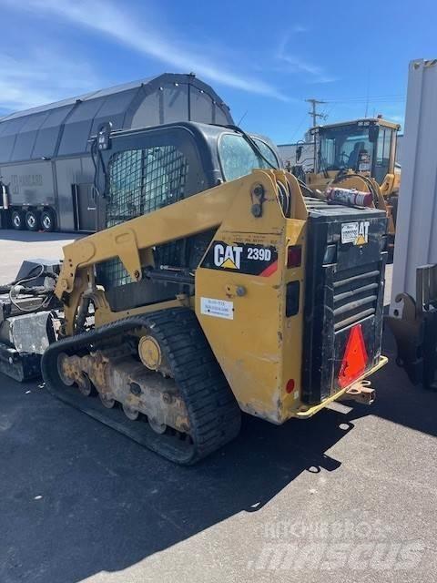CAT 239D 中古トラクターヘッド | トレーラーヘッド