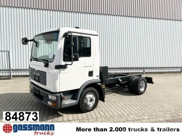 MAN TGL 12.210 4X2 BL キャブ付きシャーシ