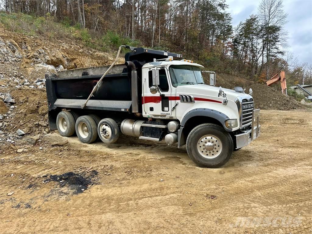 Mack GU713 ダンプ