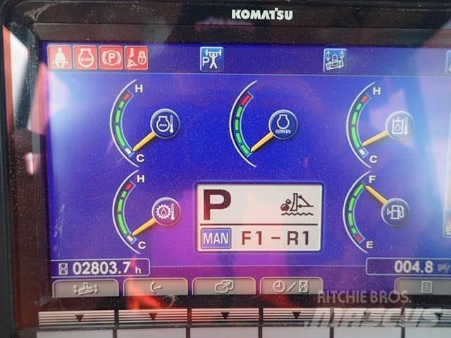Komatsu D155AX-8 ブルドーザー