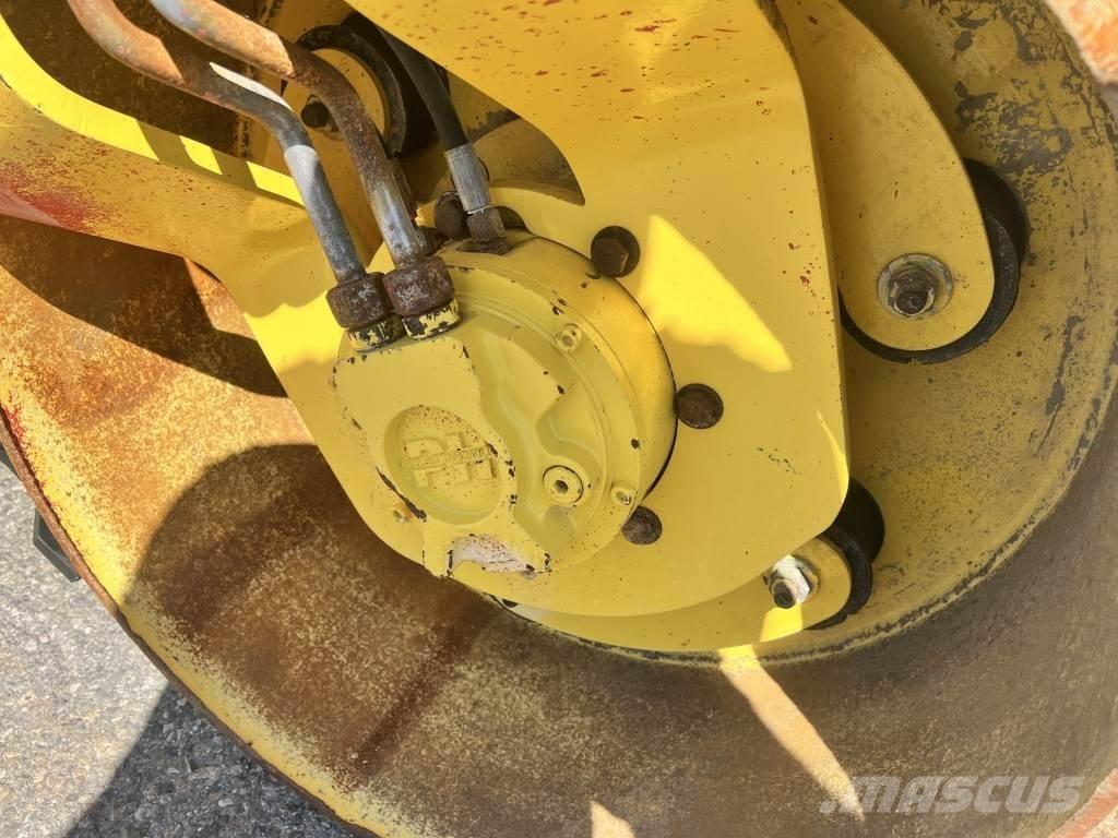 Bomag BW 120 AD-4 タンデムローラ