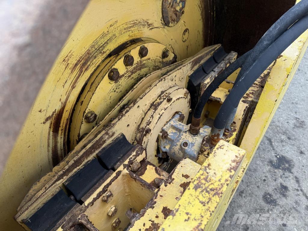 Bomag BW 217 PD-2 振動ローラ