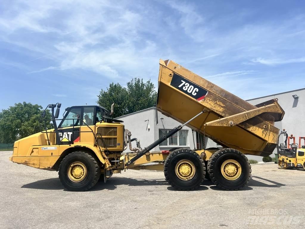CAT 730 C アーティキュレート式ダンプトラック