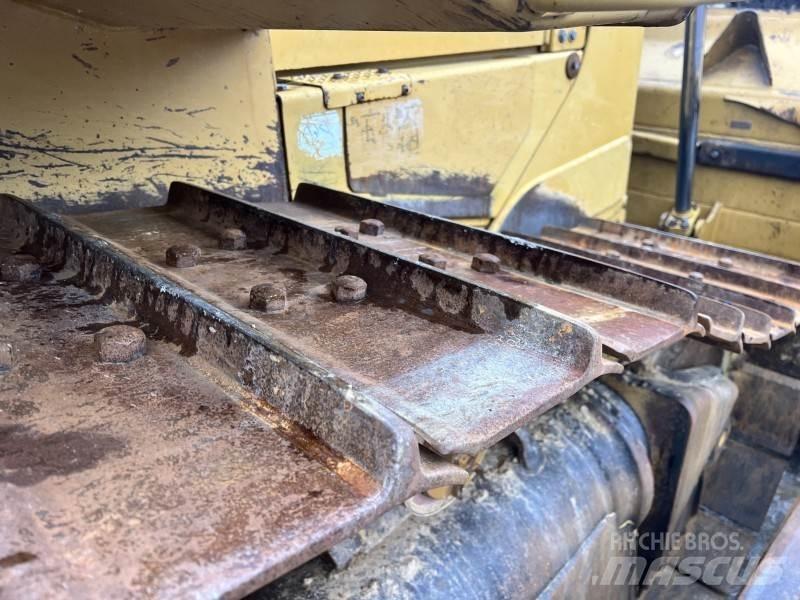 CAT D 6 T ブルドーザー