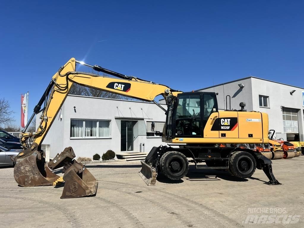CAT M 320 F ホイール式油圧ショベル（パワーショベル・ユンボ・バックホー）