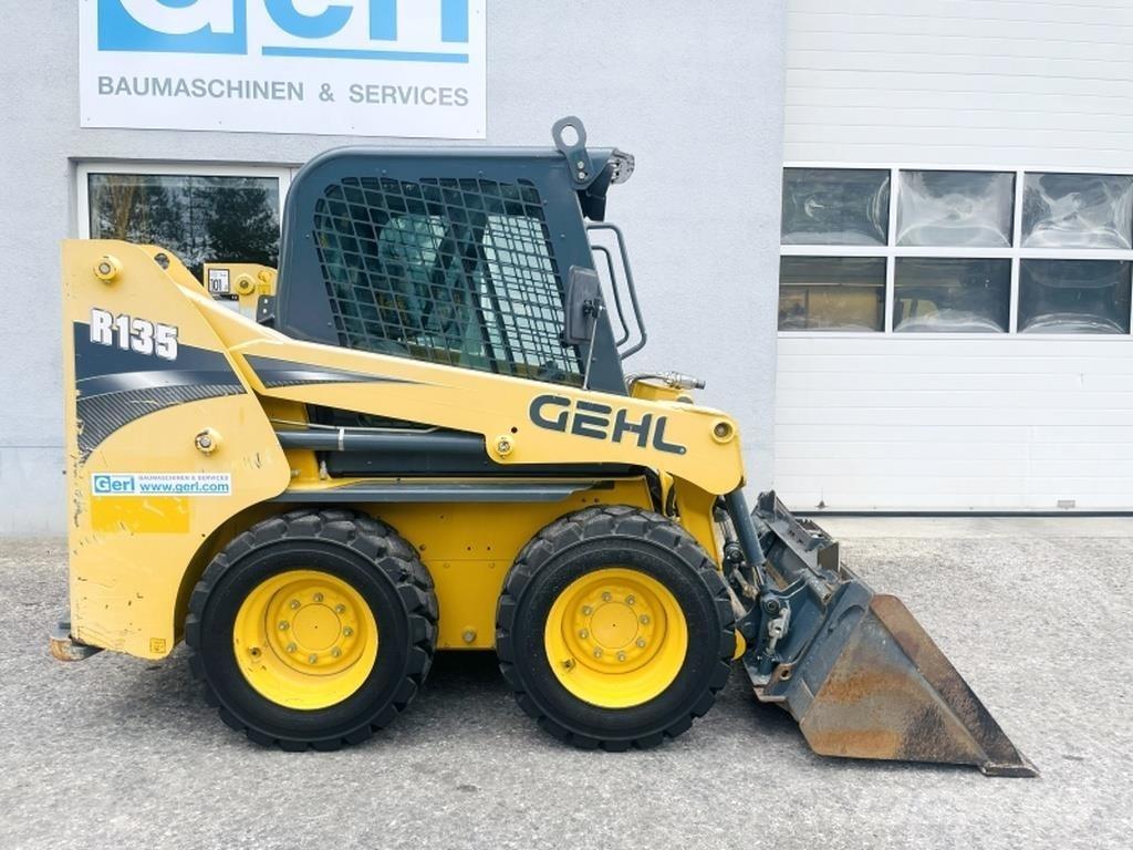 Gehl R135 スキッドステアローダー