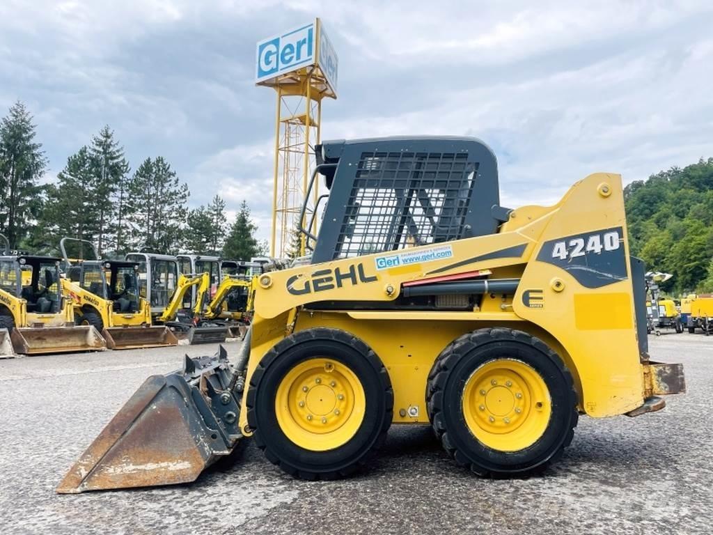 Gehl SL4240 スキッドステアローダー