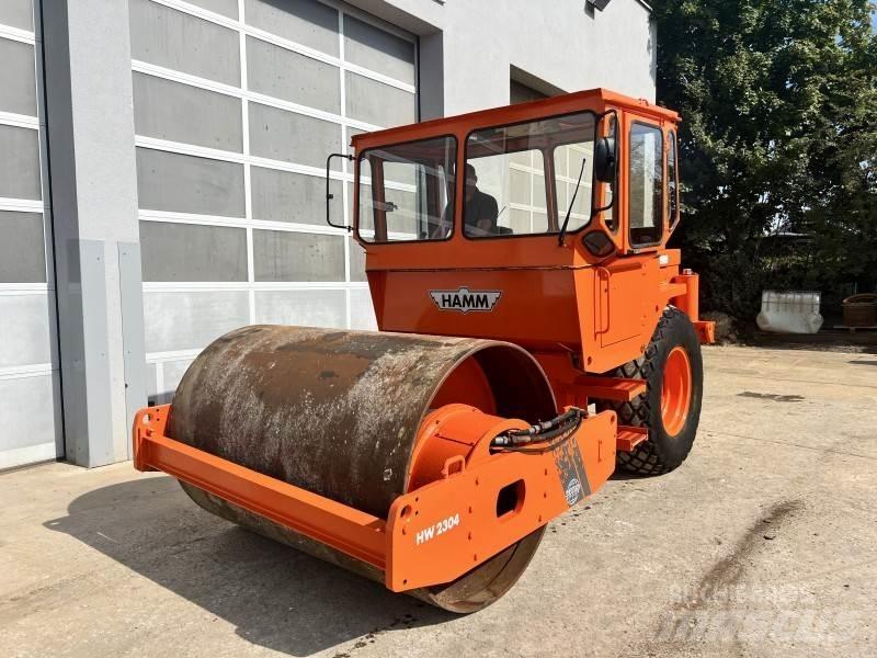 Hamm HW 2304 振動ローラ