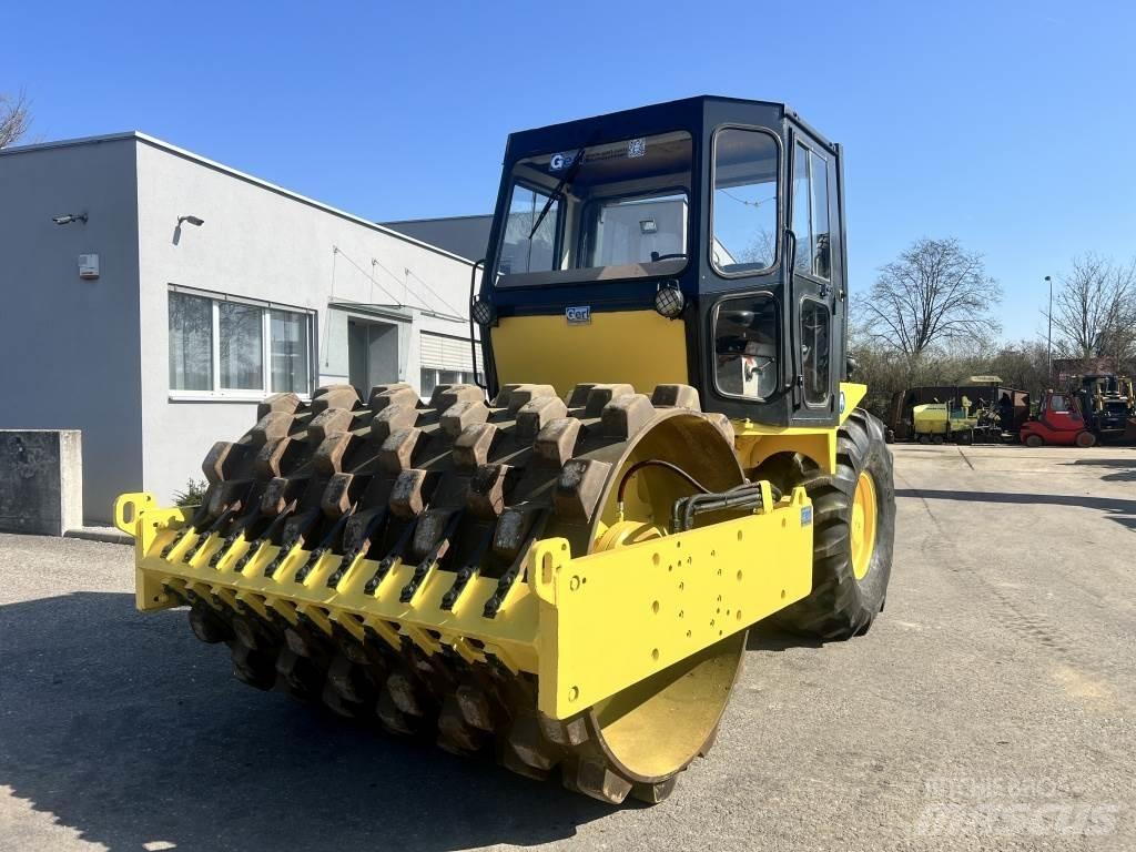 JCB Vibromax W 1402 PD 振動ローラ