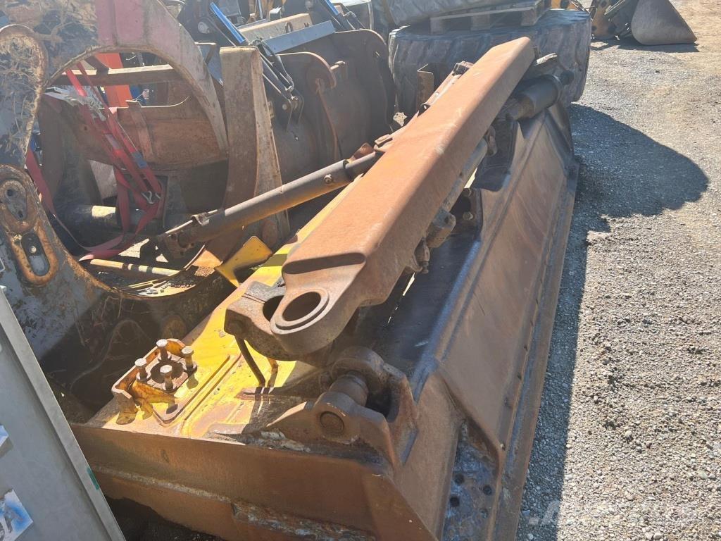 Komatsu D 65 EX-15 ブルドーザー