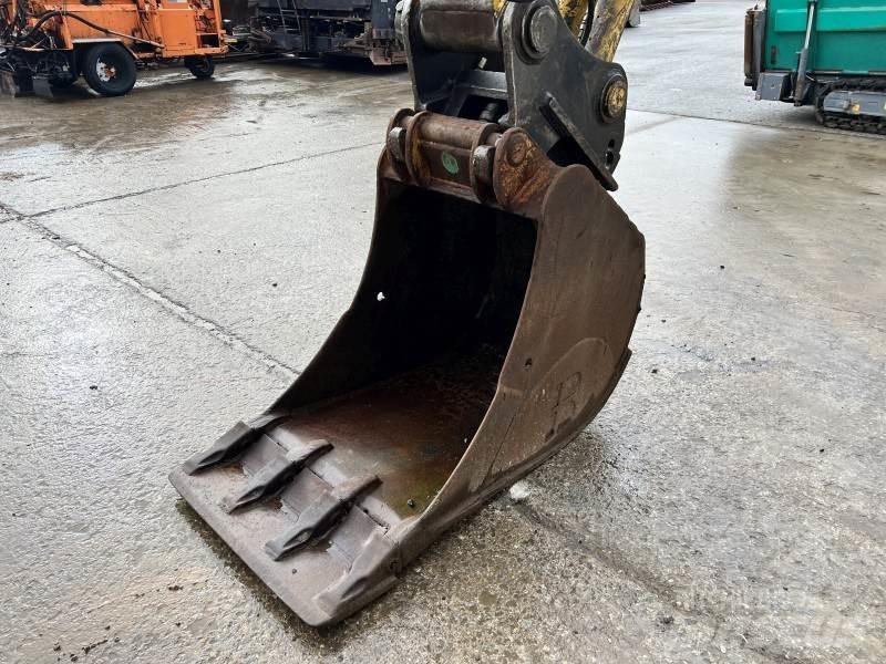 Komatsu PC 210-6K 大型油圧ショベル12t以上（パワーショベル・ユンボ）