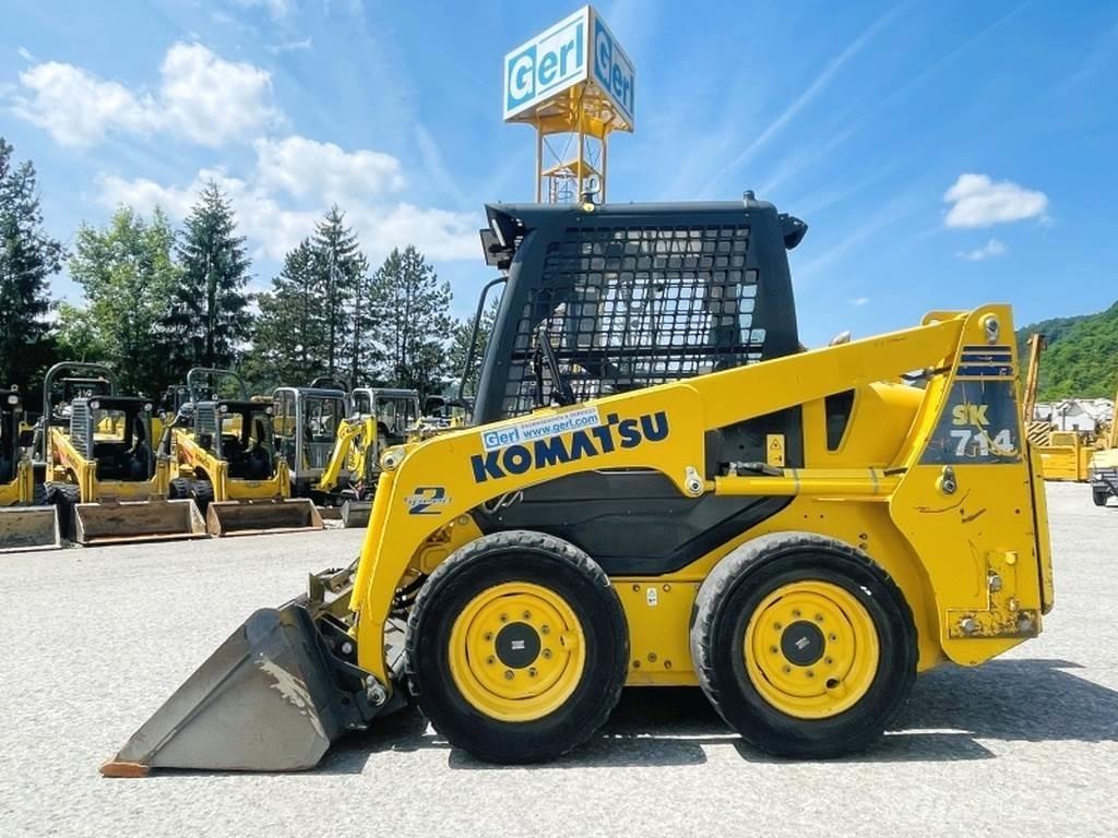 Komatsu SK714 スキッドステアローダー