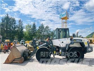 Komatsu WA250PZ-6 ホイールローダー・タイヤショベル