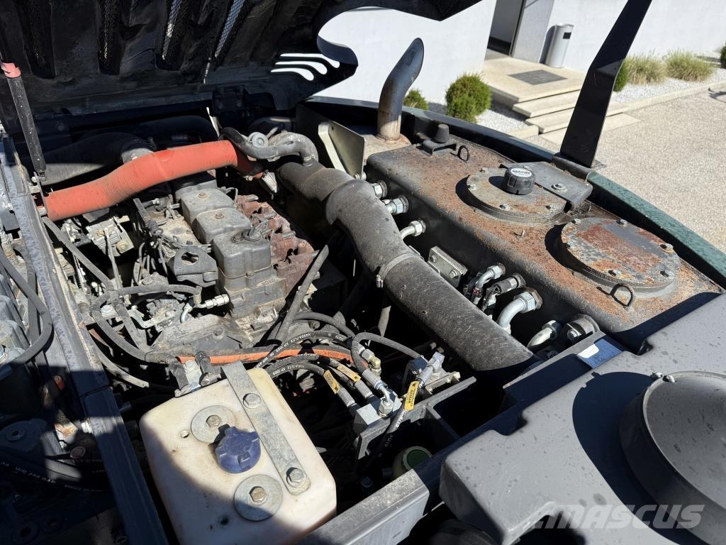 New Holland MH-Plus ホイール式油圧ショベル（パワーショベル・ユンボ・バックホー）