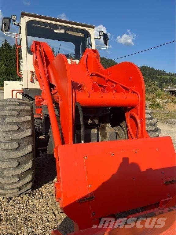 Sandvik Tross 130 ホイールローダー・タイヤショベル