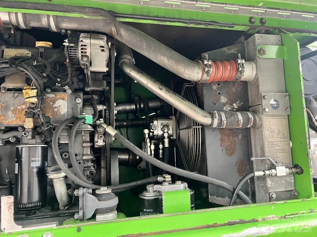Sennebogen 821 M 廃棄物／工業産廃処理機