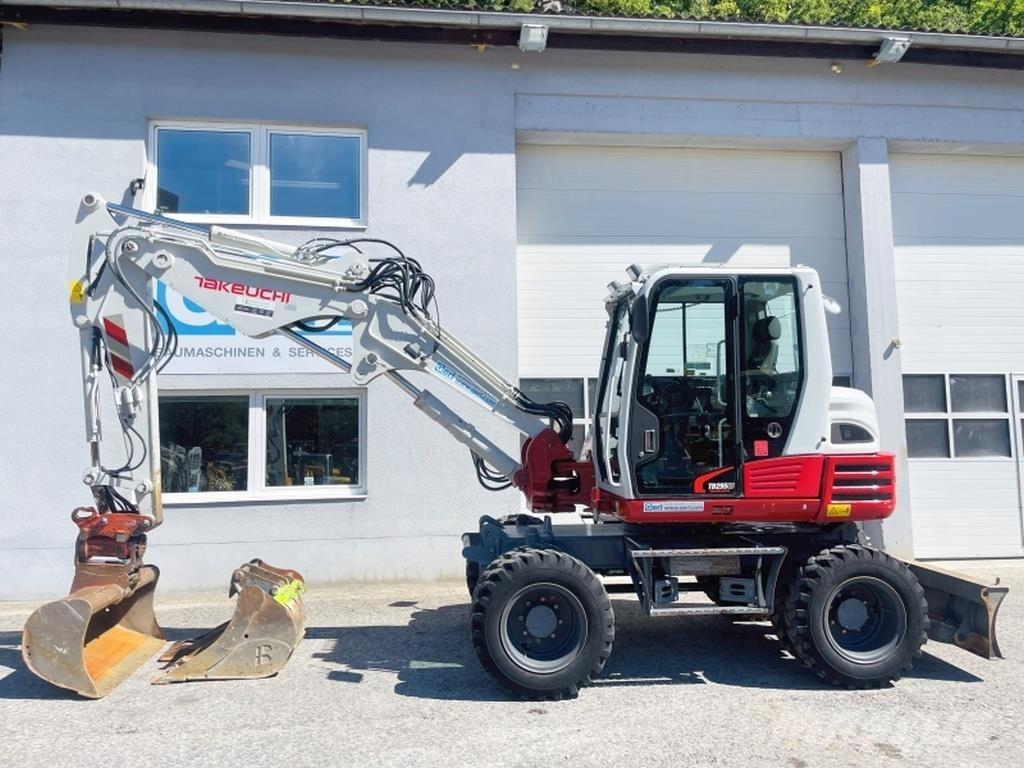 Takeuchi TB295W ホイール式油圧ショベル（パワーショベル・ユンボ・バックホー）