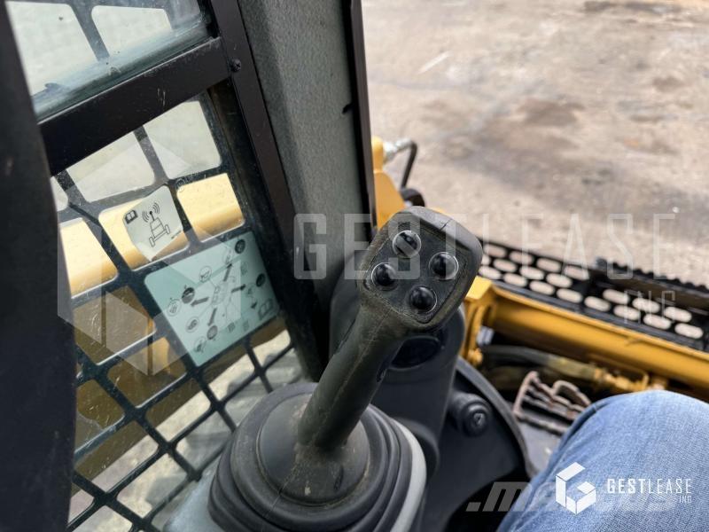 CAT 236D ミニローダー