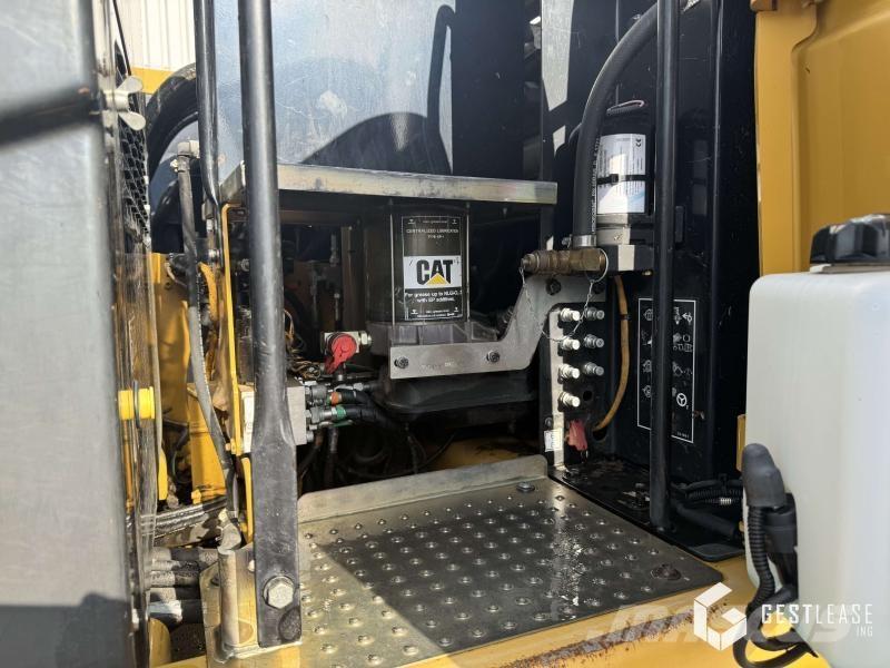 CAT M313D ホイール式油圧ショベル（パワーショベル・ユンボ・バックホー）