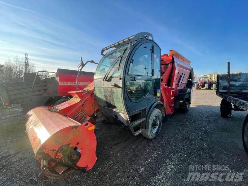 Kuhn SP 14 ミキサーフィーダー