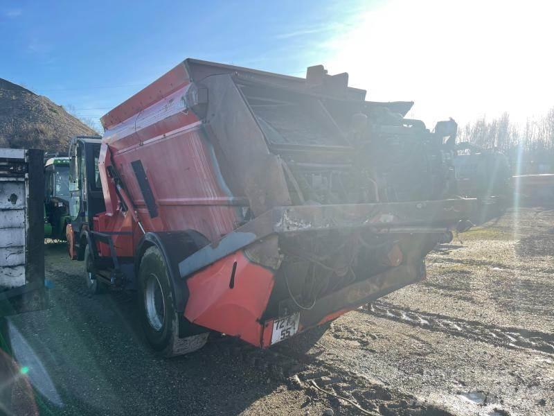 Kuhn SP 14 ミキサーフィーダー