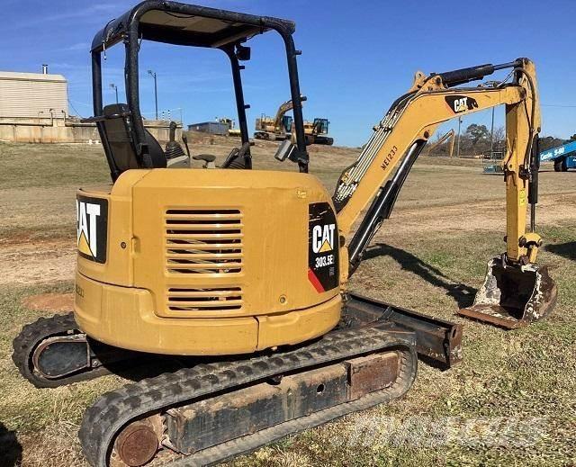 CAT 303.5E2 CR ミニ油圧ショベル 7t以下（ミニユンボ・ミニディガー）