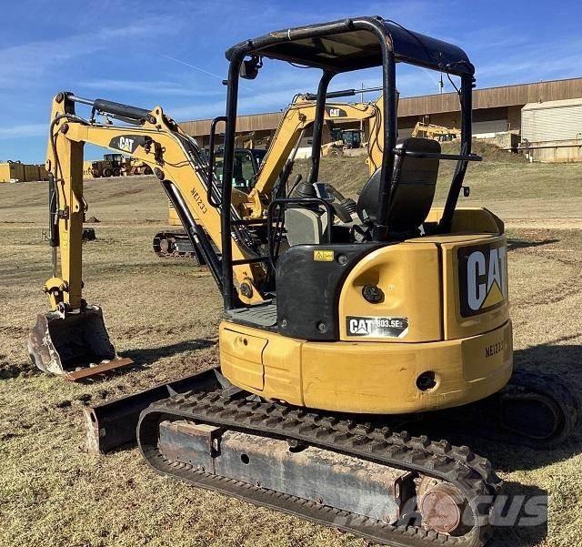 CAT 303.5E2 CR ミニ油圧ショベル 7t以下（ミニユンボ・ミニディガー）