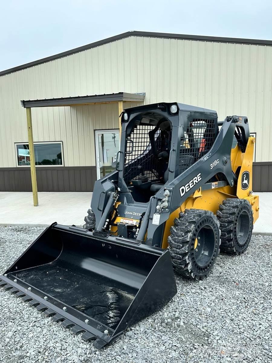 John Deere 318G スキッドステアローダー