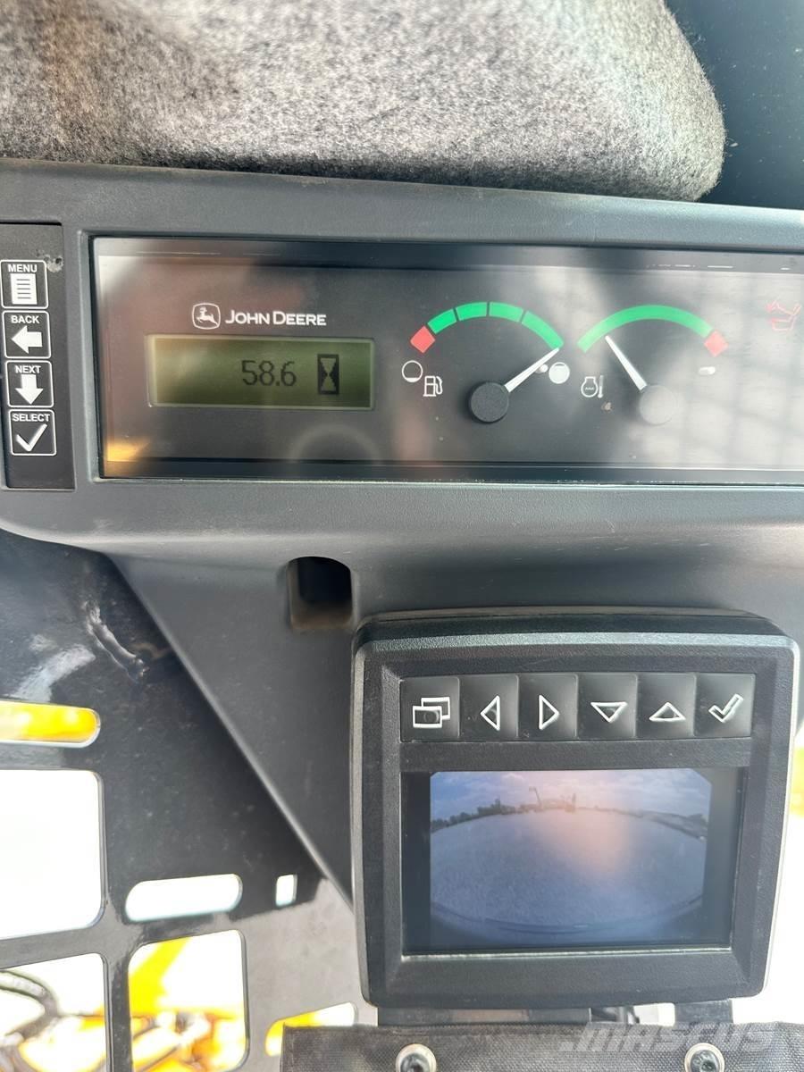 John Deere 318G スキッドステアローダー