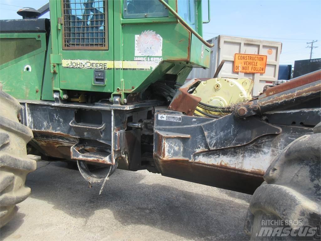 John Deere 748H スキッダー