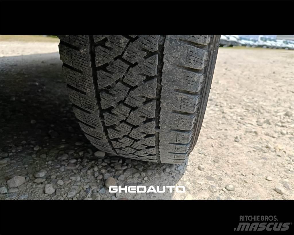 Iveco 35S16 ボックストラック