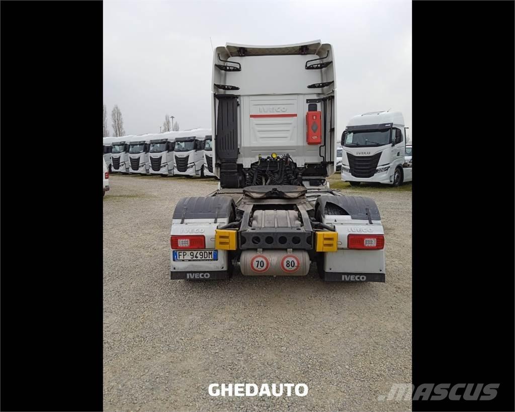 Iveco AS440ST/P ボックスボディー、ウイング、箱車