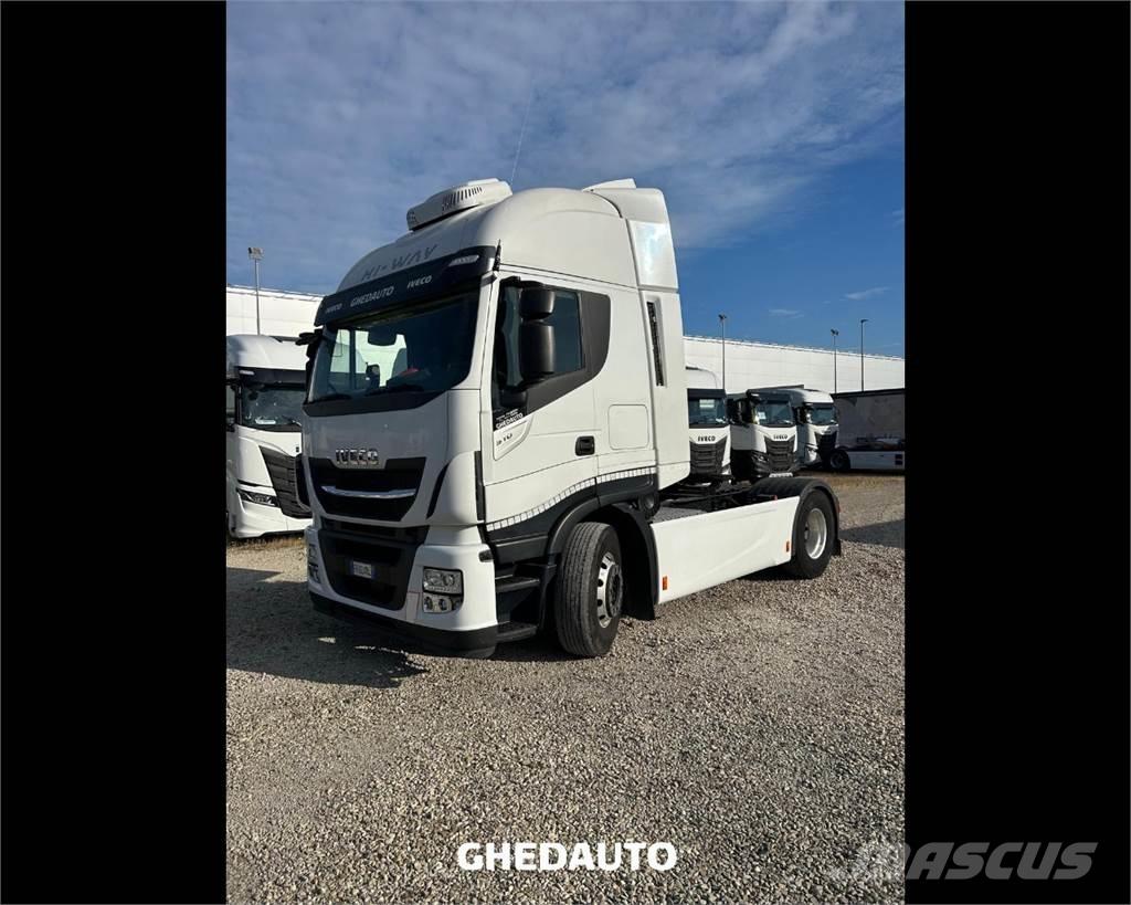 Iveco AS440ST/P ボックスボディー、ウイング、箱車