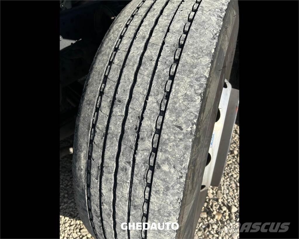 Iveco AS440ST/P ボックスボディー、ウイング、箱車