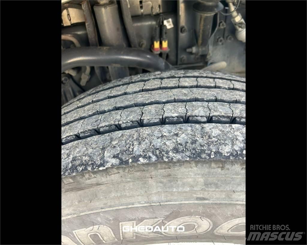 Volvo TRUCKS VOLVO ボックスボディー、ウイング、箱車