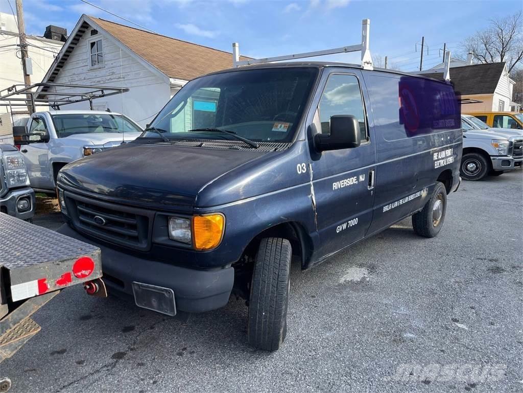 Ford E-Series パネルバン