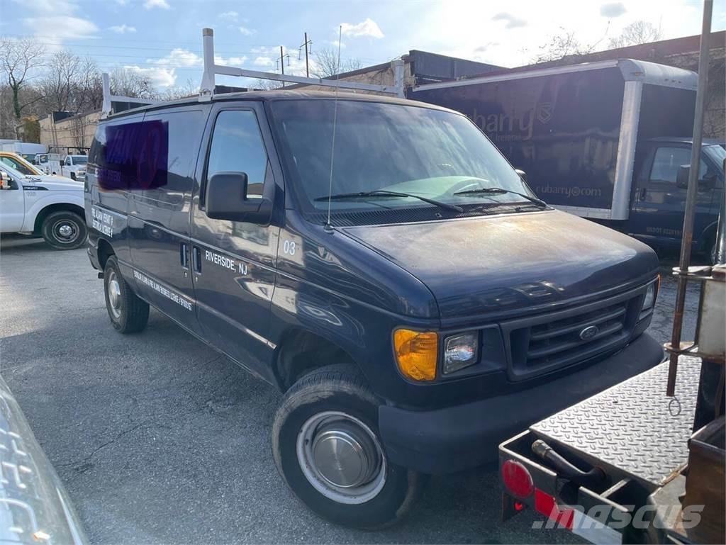 Ford E-Series パネルバン