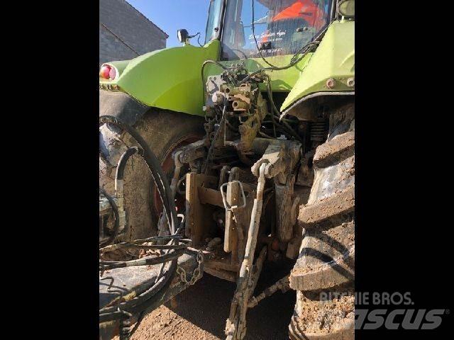 CLAAS AXION 850 トラクター
