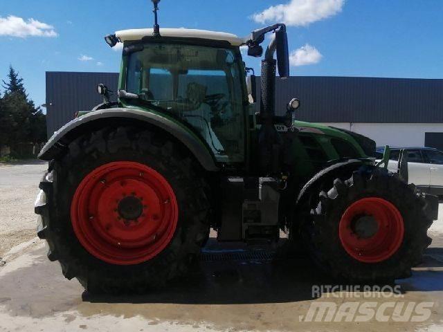 Fendt 718 VARIO トラクター
