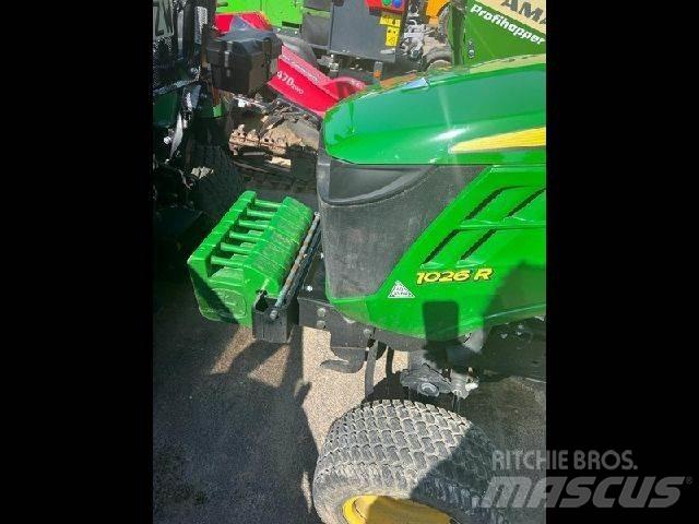 John Deere 1026R グランド整備機械-その他