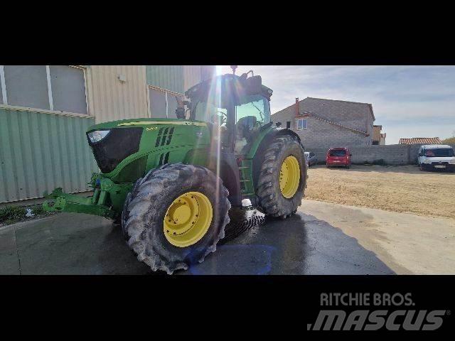 John Deere 6210 R トラクター