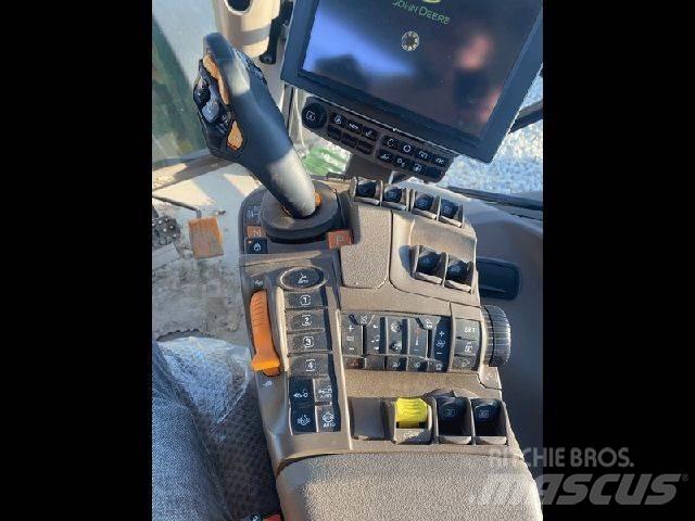 John Deere 6R120 トラクター