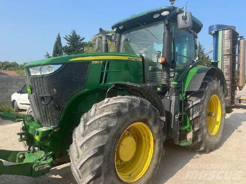 John Deere 7250R トラクター